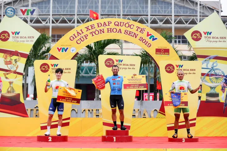 Chặng 3 Giải xe đạp Quốc tế VTV Cúp Tôn Hoa Sen 2019: Jordan Parra thâu tóm áo vàng và áo xanh - Ảnh 3. Chặng 3 Giải xe đạp Quốc tế VTV Cúp Tôn Hoa Sen 2019: Jordan Parra thâu tóm áo vàng và áo xanh - Ảnh 3.