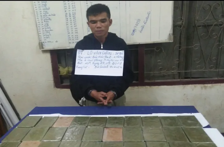 Thanh Hóa: Bắt 2 đối tượng vận chuyển lượng lớn heroin từ Lào vào Việt Nam - Ảnh 1. Thanh Hóa: Bắt 2 đối tượng vận chuyển lượng lớn heroin từ Lào vào Việt Nam - Ảnh 1.