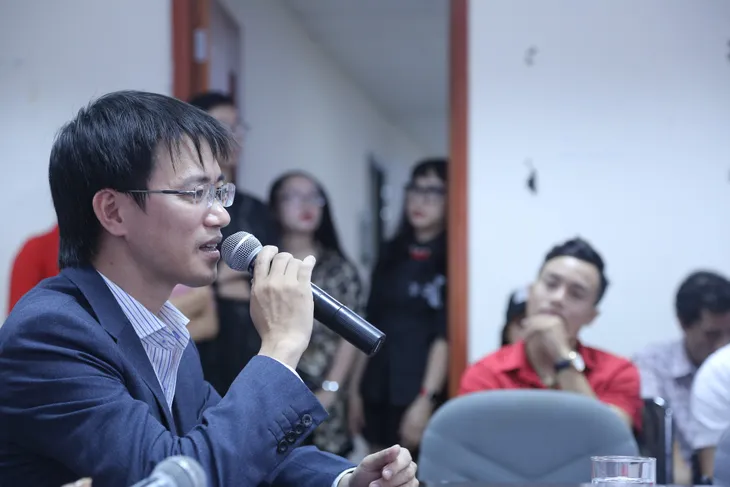 Ra mắt sách “Trường học hay trường đời”giải đáp loạt thắc mắc về trường, về nghề - Ảnh 1. Ra mắt sách “Trường học hay trường đời”giải đáp loạt thắc mắc về trường, về nghề - Ảnh 1.