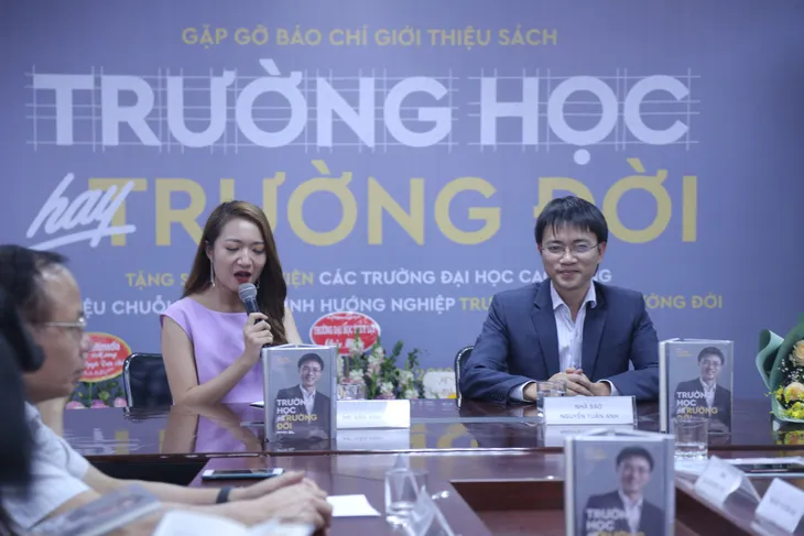 Ra mắt sách “Trường học hay trường đời”giải đáp loạt thắc mắc về trường, về nghề - Ảnh 3. Ra mắt sách “Trường học hay trường đời”giải đáp loạt thắc mắc về trường, về nghề - Ảnh 3.