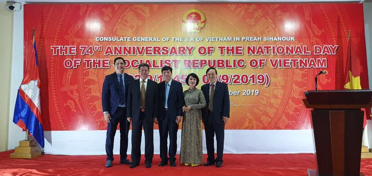 Tổng lãnh sự Việt Nam tại Preah Sihanuok Campuchia mừng Quốc khánh - Ảnh 1. Tổng lãnh sự Việt Nam tại Preah Sihanuok Campuchia mừng Quốc khánh - Ảnh 1.