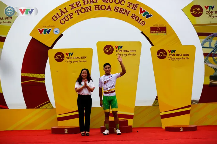ẢNH: Những khoảnh khắc ấn tượng chặng 4 Giải xe đạp quốc tế VTV Cúp Tôn Hoa Sen 2019 - Ảnh 14. ẢNH: Những khoảnh khắc ấn tượng chặng 4 Giải xe đạp quốc tế VTV Cúp Tôn Hoa Sen 2019 - Ảnh 14.