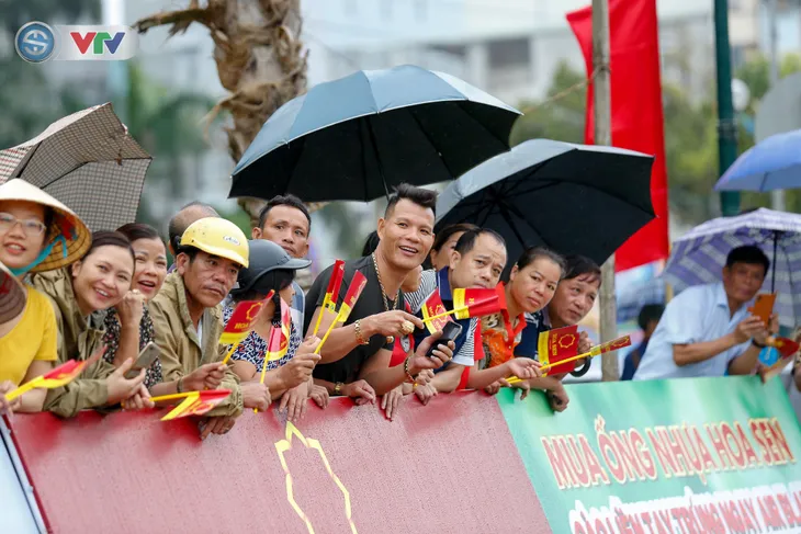 ẢNH: Những khoảnh khắc ấn tượng chặng 4 Giải xe đạp quốc tế VTV Cúp Tôn Hoa Sen 2019 - Ảnh 6. ẢNH: Những khoảnh khắc ấn tượng chặng 4 Giải xe đạp quốc tế VTV Cúp Tôn Hoa Sen 2019 - Ảnh 6.