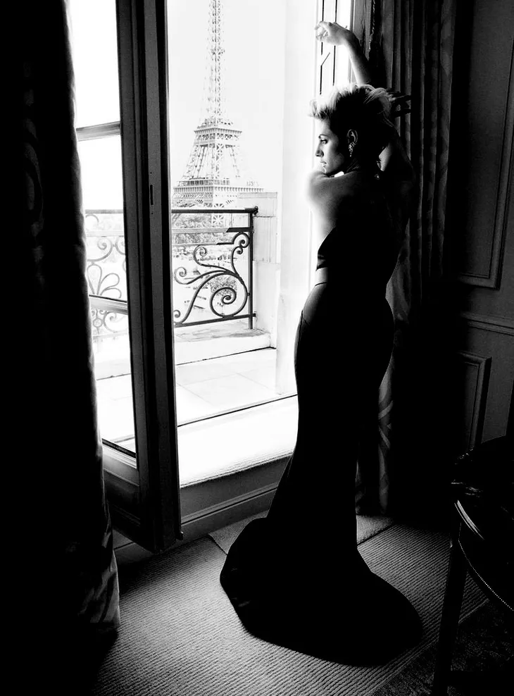Kristen Stewart: Tự tin, quyến rũ, không sợ tuổi 30 - Ảnh 5. Kristen Stewart: Tự tin, quyến rũ, không sợ tuổi 30 - Ảnh 5.