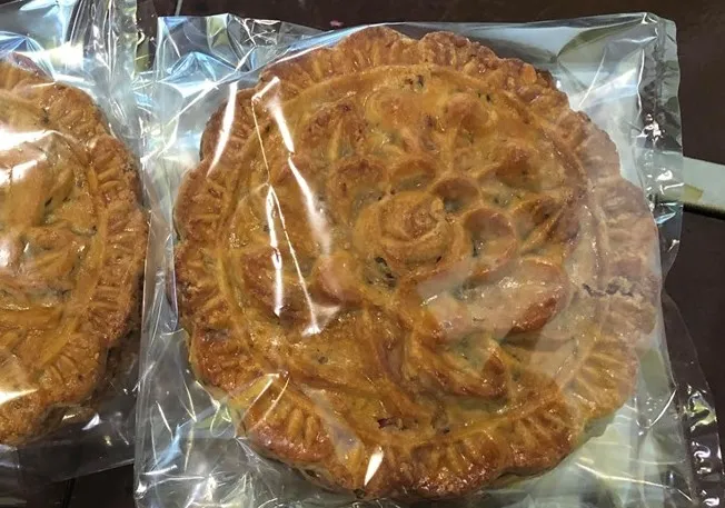 Bánh Trung thu với muôn kiểu nhân độc lạ - Ảnh 1. Bánh Trung thu với muôn kiểu nhân độc lạ - Ảnh 1.