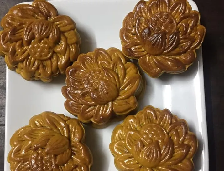 Bánh Trung thu với muôn kiểu nhân độc lạ - Ảnh 3. Bánh Trung thu với muôn kiểu nhân độc lạ - Ảnh 3.