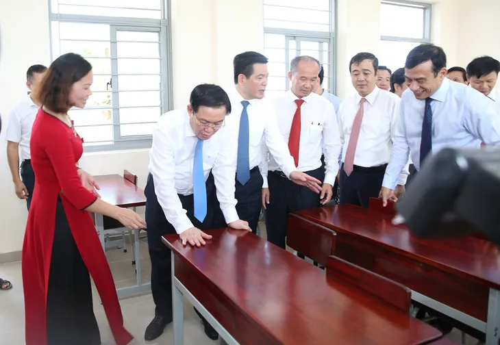 Phó Thủ tướng Vương Đình Huệ dự khai giảng ở Thái Bình - Ảnh 2. Phó Thủ tướng Vương Đình Huệ dự khai giảng ở Thái Bình - Ảnh 2.