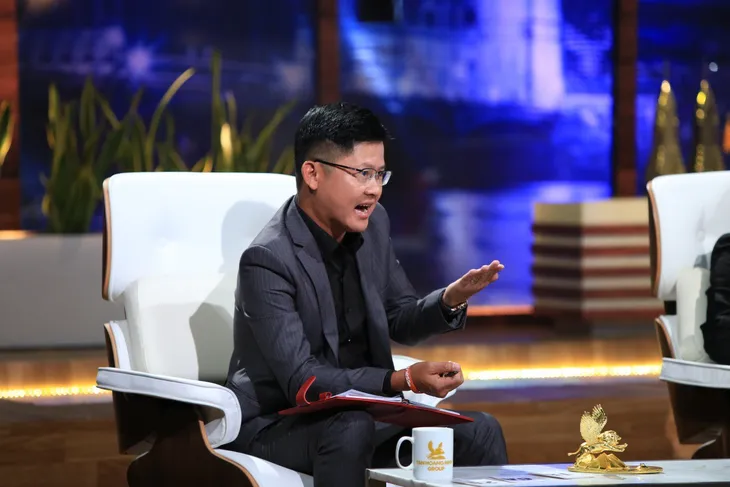 Sau 7 tập , Shark Dzung Nguyễn lần đầu chịu xuống tiền tại Shark Tank Việt Nam - Ảnh 4. Sau 7 tập , Shark Dzung Nguyễn lần đầu chịu xuống tiền tại Shark Tank Việt Nam - Ảnh 4.