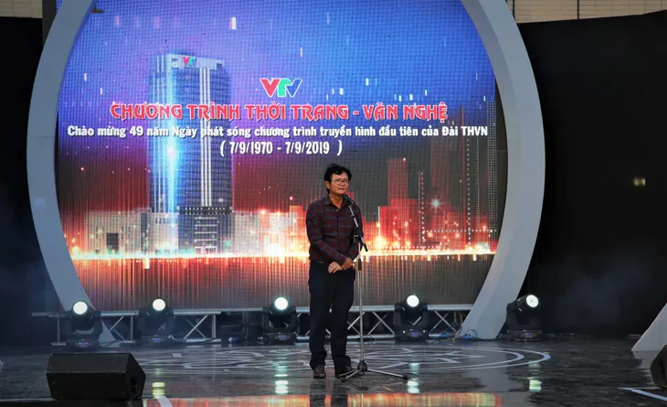 Rộn ràng chương trình Thời trang – Văn nghệ kỷ niệm 49 năm Ngày phát sóng chương trình truyền hình đầu tiên của VTV - Ảnh 1. Rộn ràng chương trình Thời trang – Văn nghệ kỷ niệm 49 năm Ngày phát sóng chương trình truyền hình đầu tiên của VTV - Ảnh 1.