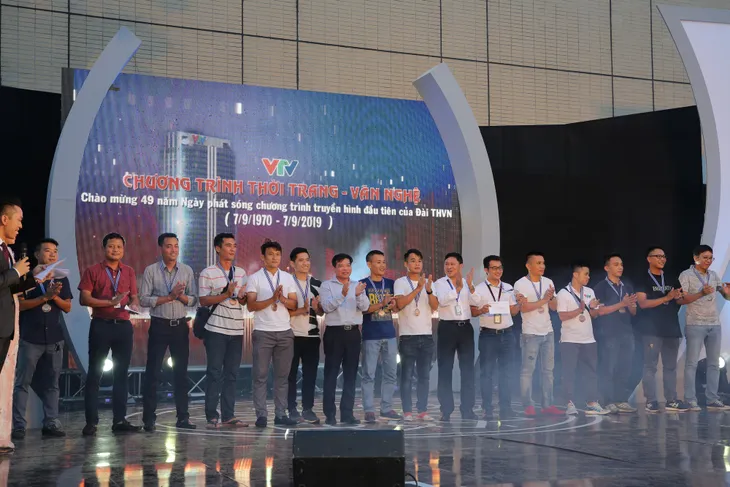 Rộn ràng chương trình Thời trang – Văn nghệ kỷ niệm 49 năm Ngày phát sóng chương trình truyền hình đầu tiên của VTV - Ảnh 5. Rộn ràng chương trình Thời trang – Văn nghệ kỷ niệm 49 năm Ngày phát sóng chương trình truyền hình đầu tiên của VTV - Ảnh 5.
