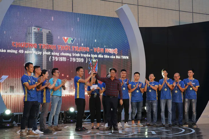 Rộn ràng chương trình Thời trang – Văn nghệ kỷ niệm 49 năm Ngày phát sóng chương trình truyền hình đầu tiên của VTV - Ảnh 7. Rộn ràng chương trình Thời trang – Văn nghệ kỷ niệm 49 năm Ngày phát sóng chương trình truyền hình đầu tiên của VTV - Ảnh 7.