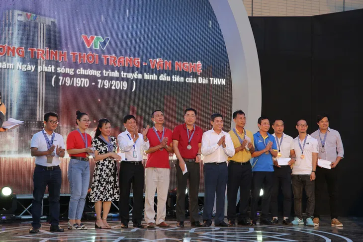 Rộn ràng chương trình Thời trang – Văn nghệ kỷ niệm 49 năm Ngày phát sóng chương trình truyền hình đầu tiên của VTV - Ảnh 8. Rộn ràng chương trình Thời trang – Văn nghệ kỷ niệm 49 năm Ngày phát sóng chương trình truyền hình đầu tiên của VTV - Ảnh 8.