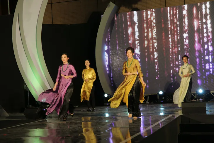 Rộn ràng chương trình Thời trang – Văn nghệ kỷ niệm 49 năm Ngày phát sóng chương trình truyền hình đầu tiên của VTV - Ảnh 20. Rộn ràng chương trình Thời trang – Văn nghệ kỷ niệm 49 năm Ngày phát sóng chương trình truyền hình đầu tiên của VTV - Ảnh 20.