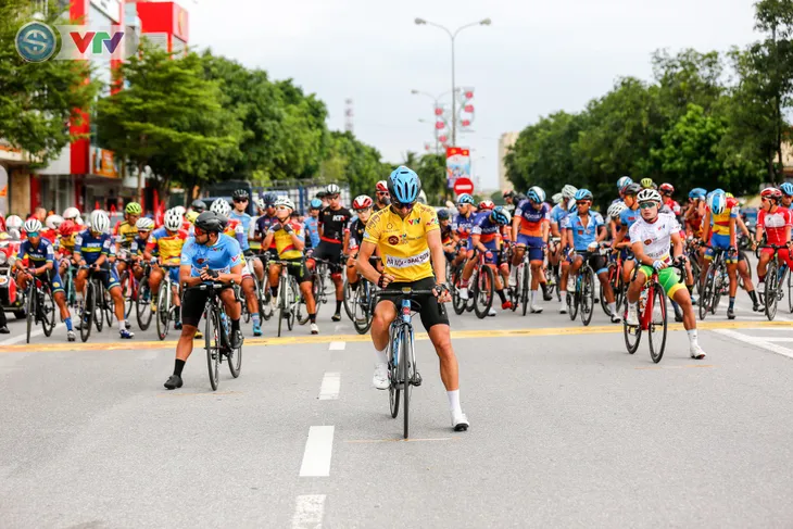 ẢNH: Những khoảnh khắc ấn tượng chặng 6 Giải xe đạp quốc tế VTV Cúp Tôn Hoa Sen 2019 - Ảnh 1. ẢNH: Những khoảnh khắc ấn tượng chặng 6 Giải xe đạp quốc tế VTV Cúp Tôn Hoa Sen 2019 - Ảnh 1.