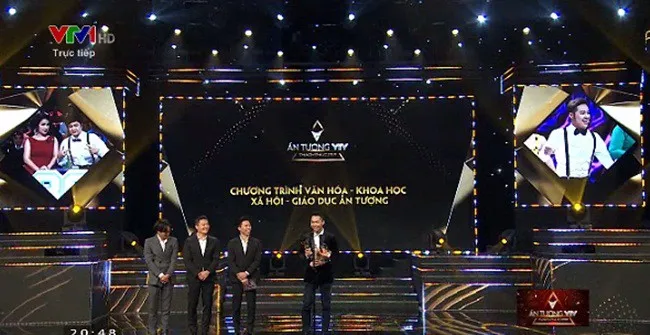 Ký ức vui vẻ bất ngờ giành cúp VTV Awards 2019 ngay mùa đầu tiên - Ảnh 2. Ký ức vui vẻ bất ngờ giành cúp VTV Awards 2019 ngay mùa đầu tiên - Ảnh 2.
