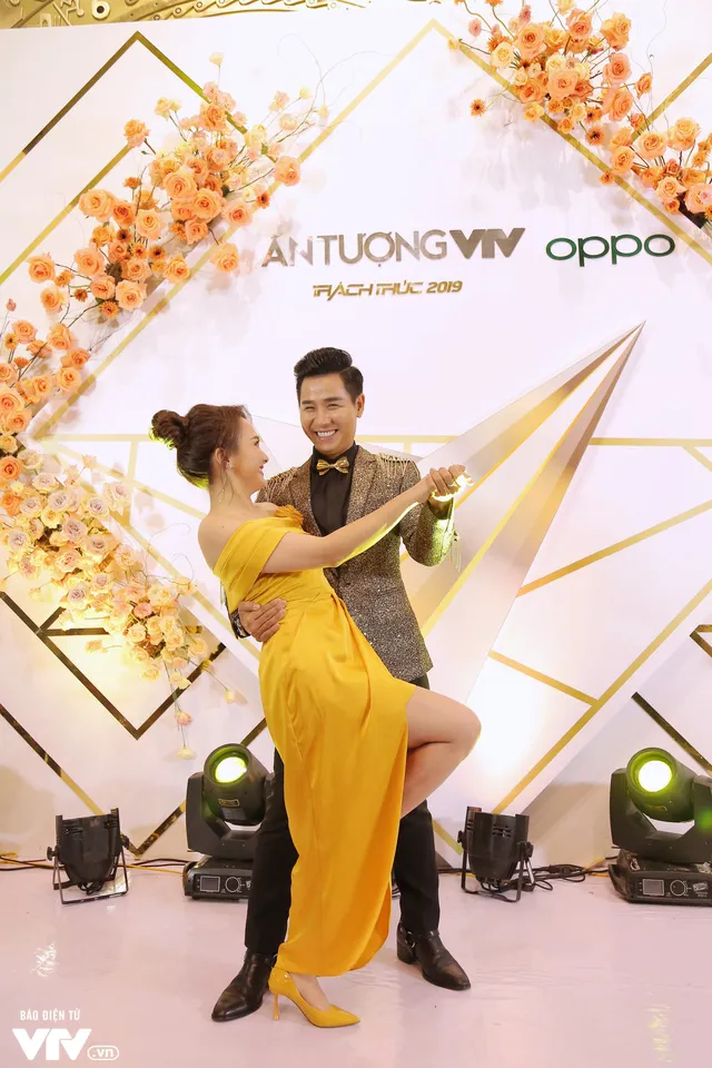Dàn sao rạng ngời trên thảm đỏ VTV Awards 2019 trước giờ G - Ảnh 10. Dàn sao rạng ngời trên thảm đỏ VTV Awards 2019 trước giờ G - Ảnh 10.