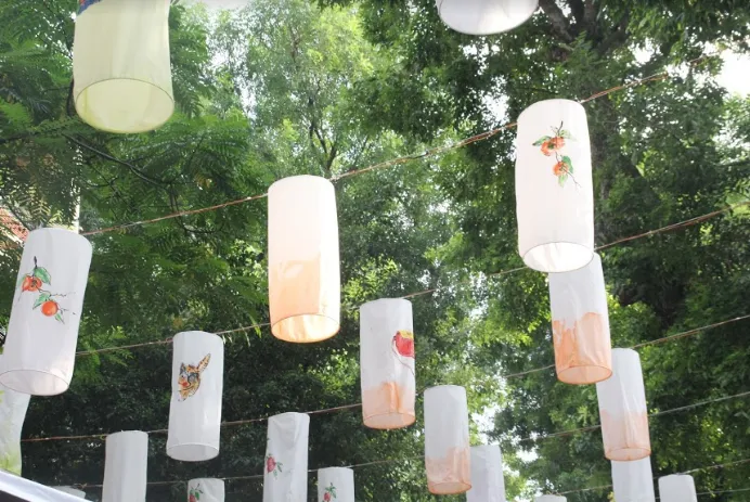 Phố Phùng Hưng rực rỡ với hàng trăm đèn lồng đón Trung thu - Ảnh 5. Phố Phùng Hưng rực rỡ với hàng trăm đèn lồng đón Trung thu - Ảnh 5.