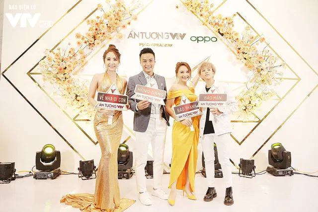 Thảm đỏ VTV Awards: Tiểu tam Quỳnh Nga quyến rũ hút mắt, Nhã Phương khoe sắc với style công chúa - Ảnh 4. Thảm đỏ VTV Awards: Tiểu tam Quỳnh Nga quyến rũ hút mắt, Nhã Phương khoe sắc với style công chúa - Ảnh 4.