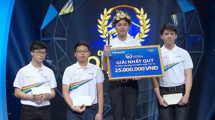 Nhìn lại những màn bứt phá về đích của 4 nhà leo núi vào CK Đường lên đỉnh Olympia năm thứ 19 - Ảnh 4. Nhìn lại những màn bứt phá về đích của 4 nhà leo núi vào CK Đường lên đỉnh Olympia năm thứ 19 - Ảnh 4.