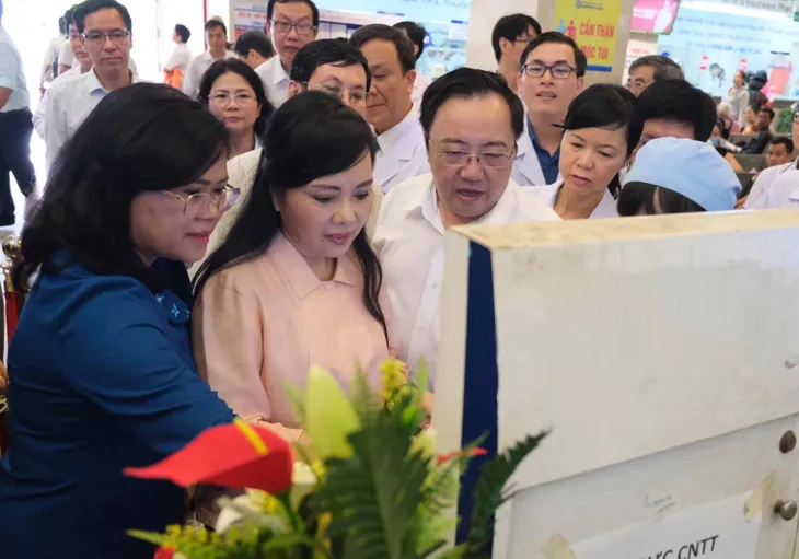 Bộ Y tế kiểm tra tình hình sốt xuất huyết tại Đồng Nai - Ảnh 2. Bộ Y tế kiểm tra tình hình sốt xuất huyết tại Đồng Nai - Ảnh 2.