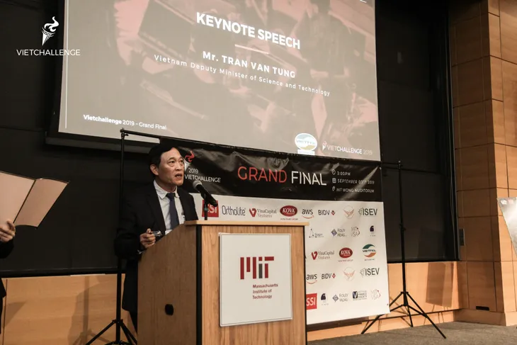 Dự án Medlink giành ngôi quán quân của VietChallenge 2019 - Ảnh 1.