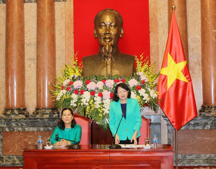 Phó Chủ tịch nước Đặng Thị Ngọc Thịnh gặp mặt Đoàn trẻ em vượt khó vươn lên - Ảnh 1. Phó Chủ tịch nước Đặng Thị Ngọc Thịnh gặp mặt Đoàn trẻ em vượt khó vươn lên - Ảnh 1.