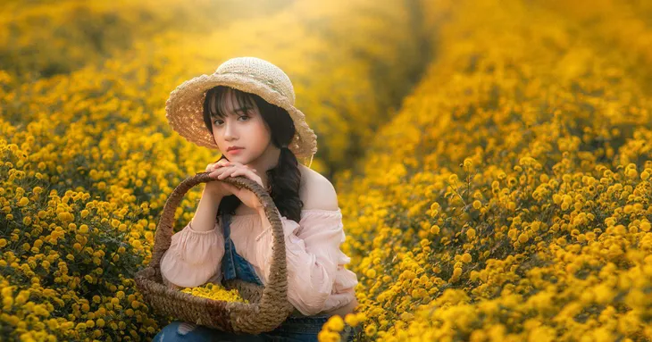 Nàng thơ tuổi teen khoe sắc giữa vườn hoa cúc vàng - Ảnh 5.