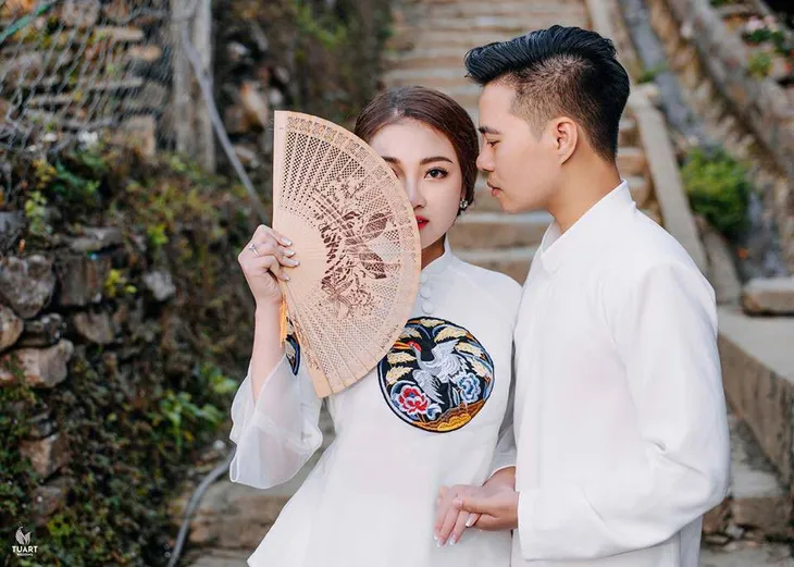 Ảnh cưới long lanh từ Nam ra Bắc của cô dâu Nam Định đeo vàng trĩu cổ, ở lâu đài 7 tầng - Ảnh 8. Ảnh cưới long lanh từ Nam ra Bắc của cô dâu Nam Định đeo vàng trĩu cổ, ở lâu đài 7 tầng - Ảnh 8.