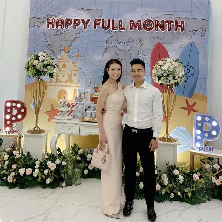 Cận cảnh nhan sắc như hot girl của cô dâu đeo vàng trĩu cổ - Ảnh 8. Cận cảnh nhan sắc như hot girl của cô dâu đeo vàng trĩu cổ - Ảnh 8.