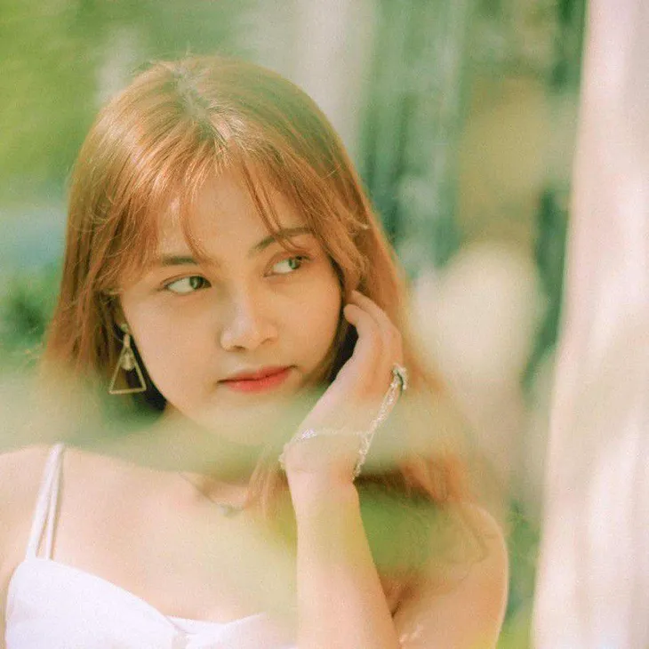Nữ sinh ĐH Hà Nội giành quán quân cuộc thi hát tiếng Anh - Ảnh 2. Nữ sinh ĐH Hà Nội giành quán quân cuộc thi hát tiếng Anh - Ảnh 2.