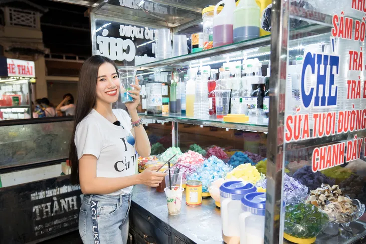 Á hậu Kim Duyên diện áo bà ba giới thiệu chợ nổi Cái Răng, Cần Thơ - Ảnh 13. Á hậu Kim Duyên diện áo bà ba giới thiệu chợ nổi Cái Răng, Cần Thơ - Ảnh 13.