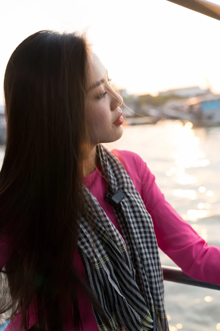 Á hậu Kim Duyên diện áo bà ba giới thiệu chợ nổi Cái Răng, Cần Thơ - Ảnh 5. Á hậu Kim Duyên diện áo bà ba giới thiệu chợ nổi Cái Răng, Cần Thơ - Ảnh 5.