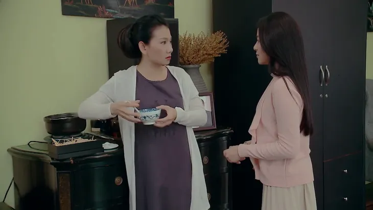 Nước mắt loài cỏ dại - Tập 18: Dạ Thảo bắt tại trận mợ ba vụng trộm nấu yến trong phòng - Ảnh 1. Nước mắt loài cỏ dại - Tập 18: Dạ Thảo bắt tại trận mợ ba vụng trộm nấu yến trong phòng - Ảnh 1.