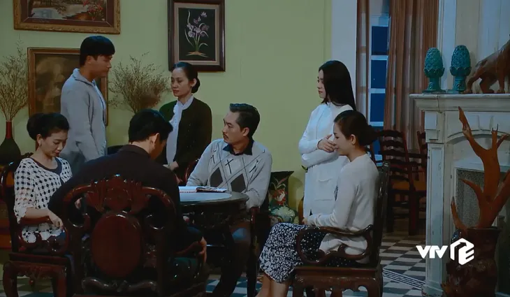 Nước mắt loài cỏ dại - Tập 18: Bà Phương bẽ mặt khi bị vạch trần chuyện bòn rút tiền đi chợ - Ảnh 8. Nước mắt loài cỏ dại - Tập 18: Bà Phương bẽ mặt khi bị vạch trần chuyện bòn rút tiền đi chợ - Ảnh 8.