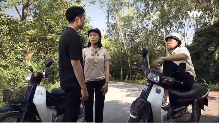 Cô gái nhà người ta: Vừa dứt lời cà khịa xong, Khoa (Đình Tú) ăn ngay phát đấm - Ảnh 1. Cô gái nhà người ta: Vừa dứt lời cà khịa xong, Khoa (Đình Tú) ăn ngay phát đấm - Ảnh 1.