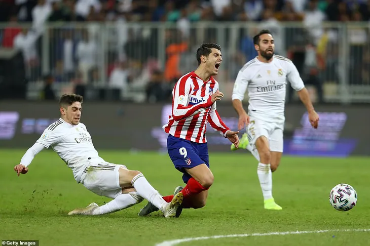 Real Madrid đoạt Siêu cúp Tây Ban Nha sau loạt luân lưu cân não - Ảnh 2. Real Madrid đoạt Siêu cúp Tây Ban Nha sau loạt luân lưu cân não - Ảnh 2.