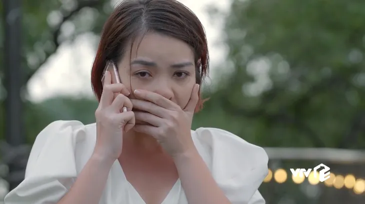 Tiệm ăn dì ghẻ - Tập 17: Từ ngôi sao nổi tiếng, Kim cay đắng nhận vai quần chúng, bị đánh ghen bầm dập - Ảnh 4. Tiệm ăn dì ghẻ - Tập 17: Từ ngôi sao nổi tiếng, Kim cay đắng nhận vai quần chúng, bị đánh ghen bầm dập - Ảnh 4.
