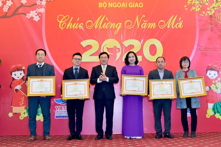 Phóng viên báo chí không quản khó chuyển tải thông điệp đối ngoại quan trọng của Đảng và Nhà nước tới dư luận - Ảnh 6. Phóng viên báo chí không quản khó chuyển tải thông điệp đối ngoại quan trọng của Đảng và Nhà nước tới dư luận - Ảnh 6.