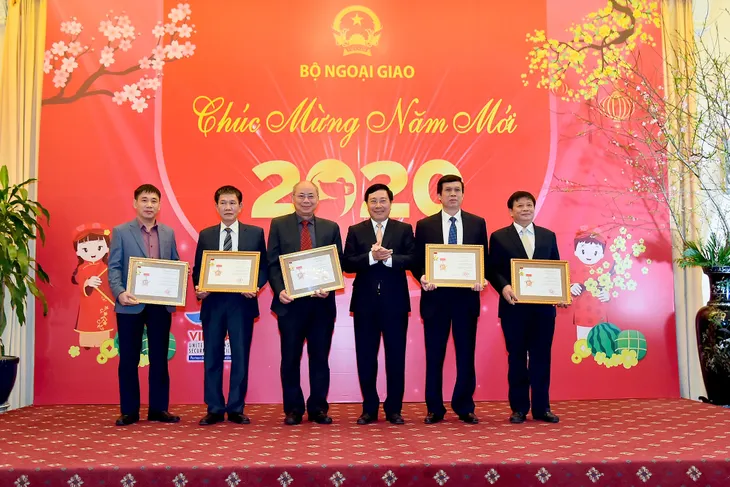 Phóng viên báo chí không quản khó chuyển tải thông điệp đối ngoại quan trọng của Đảng và Nhà nước tới dư luận - Ảnh 7. Phóng viên báo chí không quản khó chuyển tải thông điệp đối ngoại quan trọng của Đảng và Nhà nước tới dư luận - Ảnh 7.