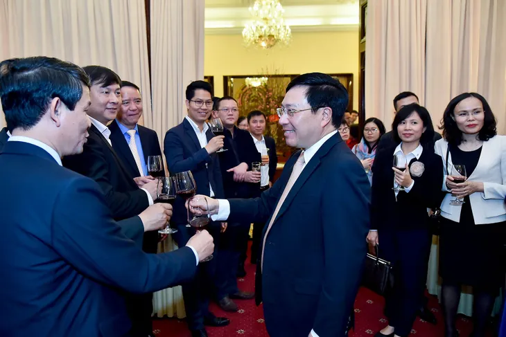 Phóng viên báo chí không quản khó chuyển tải thông điệp đối ngoại quan trọng của Đảng và Nhà nước tới dư luận - Ảnh 4. Phóng viên báo chí không quản khó chuyển tải thông điệp đối ngoại quan trọng của Đảng và Nhà nước tới dư luận - Ảnh 4.