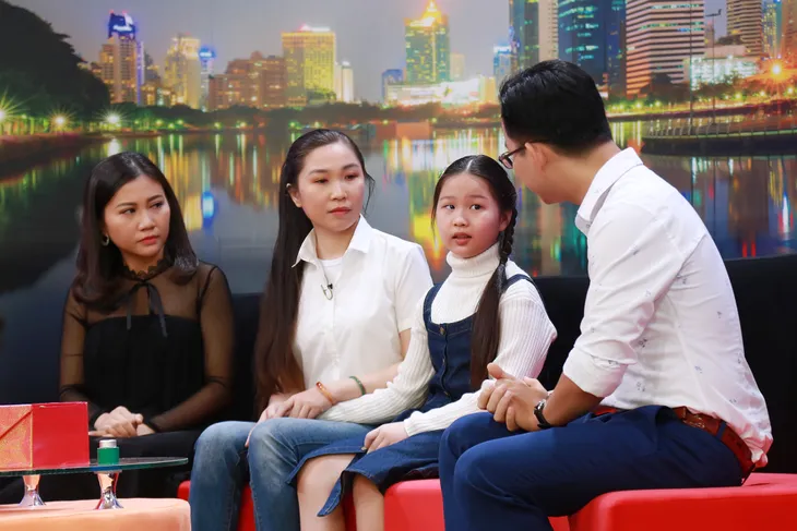 Nổi tiếng trên truyền hình, bé gái bị bạn bè ghét bỏ vì nghĩ... chảnh - Ảnh 2. Nổi tiếng trên truyền hình, bé gái bị bạn bè ghét bỏ vì nghĩ... chảnh - Ảnh 2.