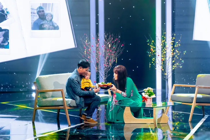 NSND Lan Hương, Bảo Thanh và dàn nghệ sĩ rơi nước mắt tại Gala Việc tử tế 2020 - Ảnh 2. NSND Lan Hương, Bảo Thanh và dàn nghệ sĩ rơi nước mắt tại Gala Việc tử tế 2020 - Ảnh 2.