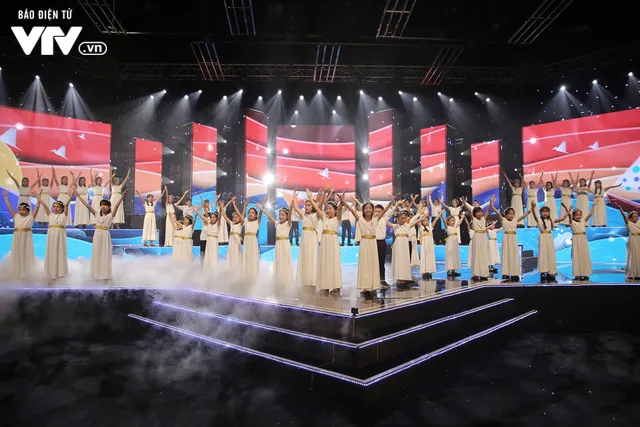 Phương Vy hòa giọng cùng dàn thiên thần nhí trong Đón Tết cùng VTV 2020 - Ảnh 10. Phương Vy hòa giọng cùng dàn thiên thần nhí trong Đón Tết cùng VTV 2020 - Ảnh 10.