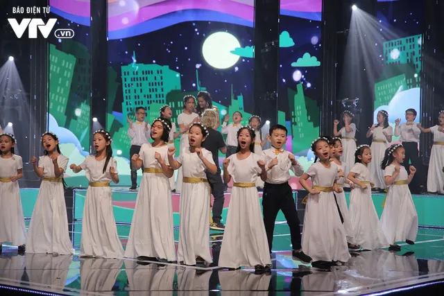 Phương Vy hòa giọng cùng dàn thiên thần nhí trong Đón Tết cùng VTV 2020 - Ảnh 11. Phương Vy hòa giọng cùng dàn thiên thần nhí trong Đón Tết cùng VTV 2020 - Ảnh 11.