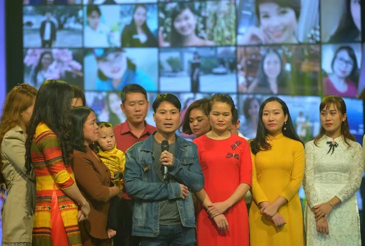 NSND Lan Hương, Bảo Thanh và dàn nghệ sĩ rơi nước mắt tại Gala Việc tử tế 2020 - Ảnh 3. NSND Lan Hương, Bảo Thanh và dàn nghệ sĩ rơi nước mắt tại Gala Việc tử tế 2020 - Ảnh 3.