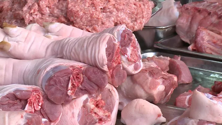 Giá thịt lợn tại Hà Nội có xu hướng giảm - Ảnh 2. Giá thịt lợn tại Hà Nội có xu hướng giảm - Ảnh 2.