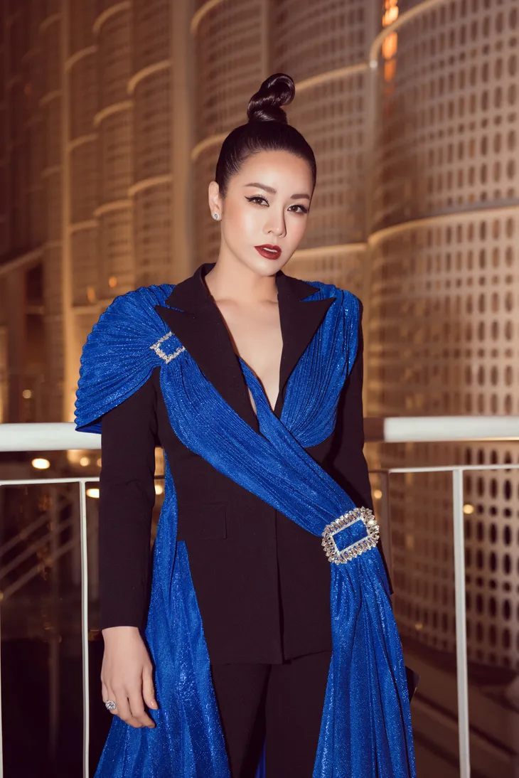 Nhật Kim Anh khoe tậu xế hộp 3 tỷ đồng sau một năm lao động miệt mài - Ảnh 10. Nhật Kim Anh khoe tậu xế hộp 3 tỷ đồng sau một năm lao động miệt mài - Ảnh 10.