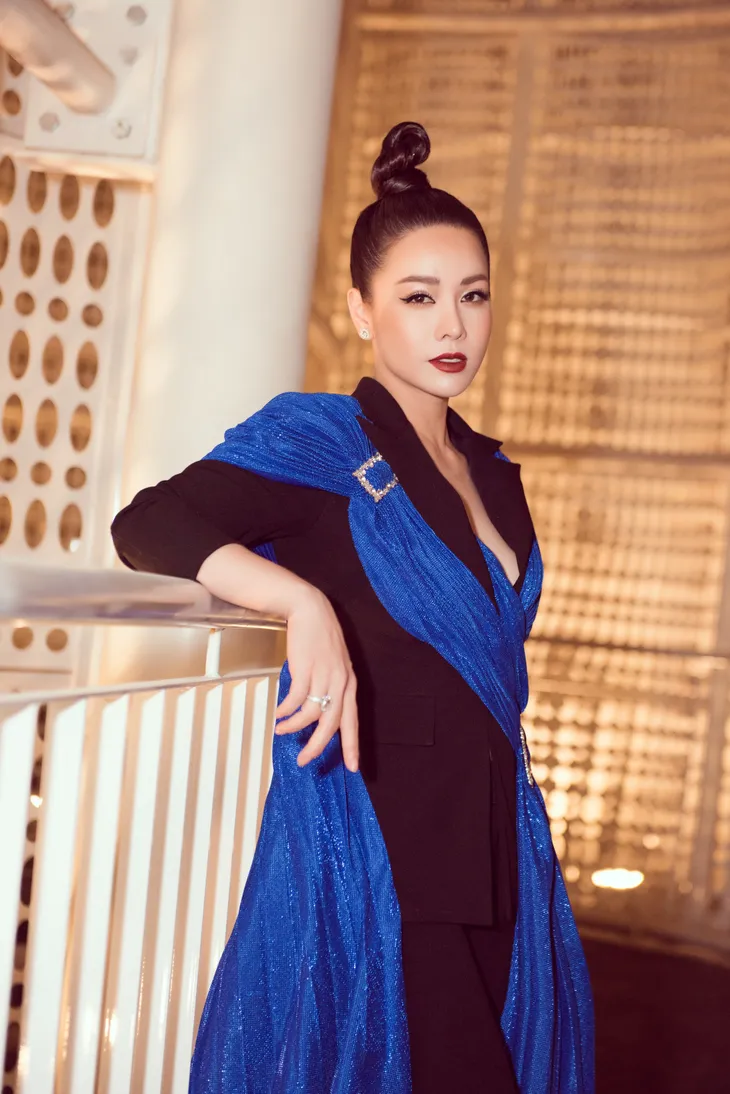 Nhật Kim Anh khoe tậu xế hộp 3 tỷ đồng sau một năm lao động miệt mài - Ảnh 5. Nhật Kim Anh khoe tậu xế hộp 3 tỷ đồng sau một năm lao động miệt mài - Ảnh 5.