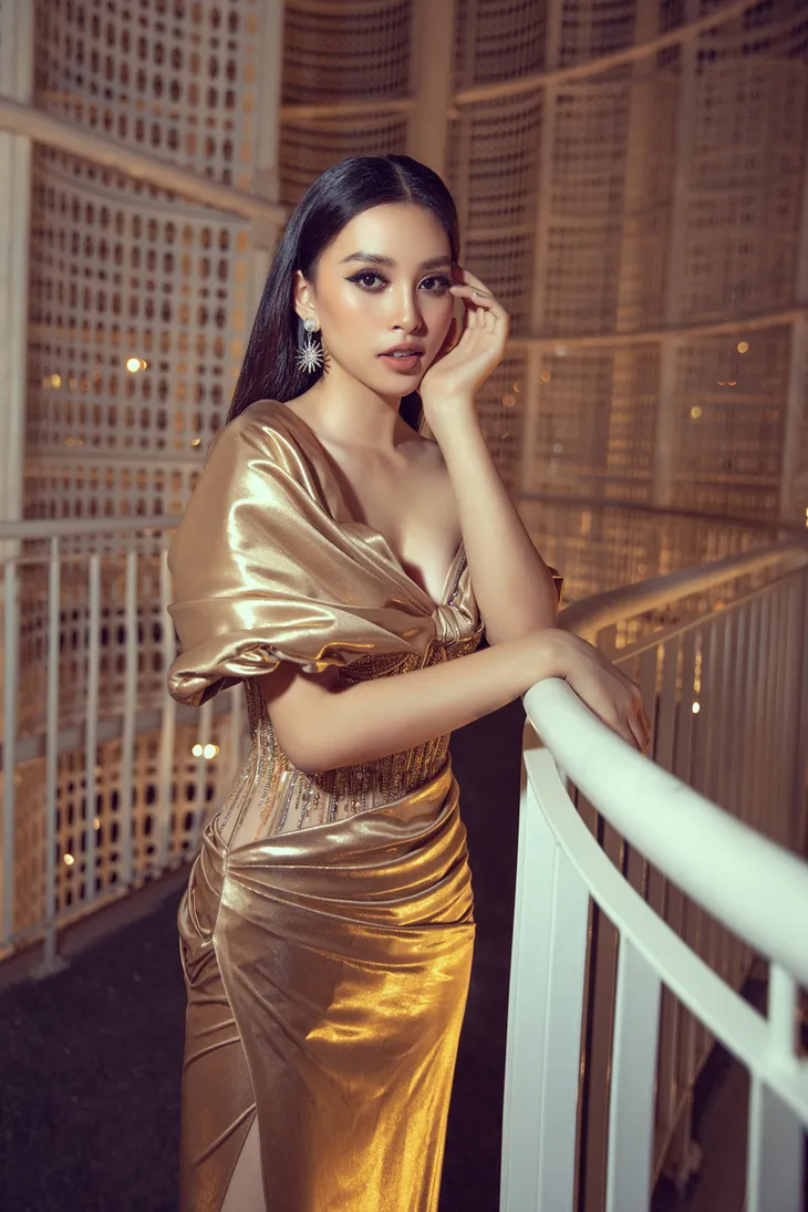 Đỗ Mỹ Linh tự tin đọ sắc với hai Hoa hậu thế hệ 2K - Ảnh 8. Đỗ Mỹ Linh tự tin đọ sắc với hai Hoa hậu thế hệ 2K - Ảnh 8.