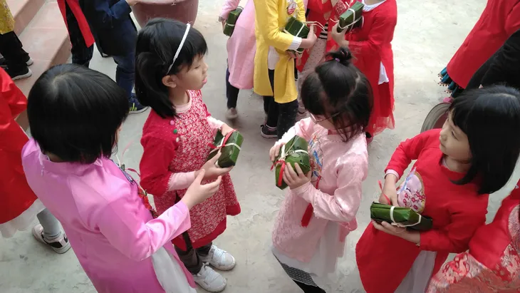 Vui Tất niên - Hồn nhiên đón Tết đậm bản sắc Việt cùng học sinh Hà Nội - Ảnh 14.